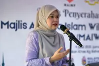 Education Ministry leaving probe into liquor acution at school to authorities, says Fadhlina